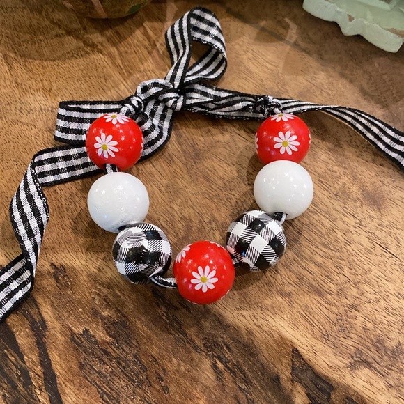 Daisy & Gingham Ribbon Bracelet - Picture 3 of 3
